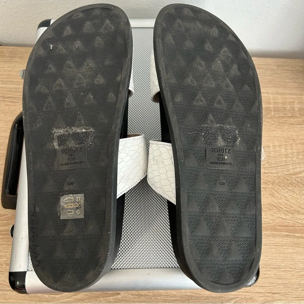 SCHUTZ ariel crystal